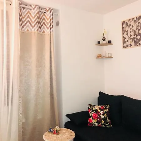 La Maison De L'alesia 4* Paříž